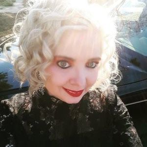 Meet your Posher, Ana